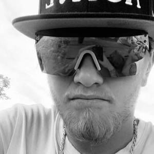 Meet your Posher, Avery